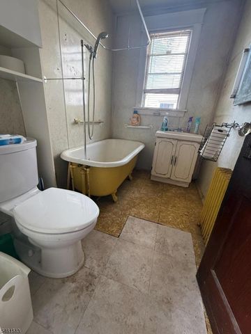 17 W Park Ave, Woodbridge Twp., NJ 07001
