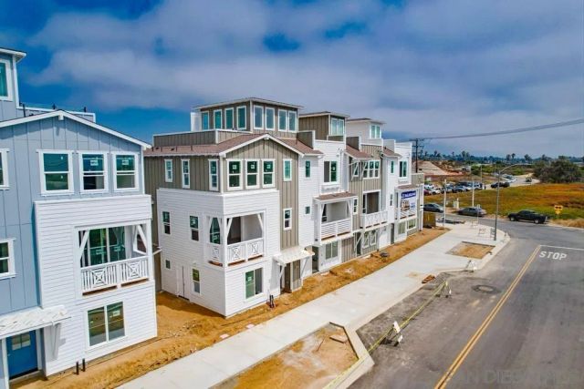 7504 Ponto Road, Carlsbad, CA 92011