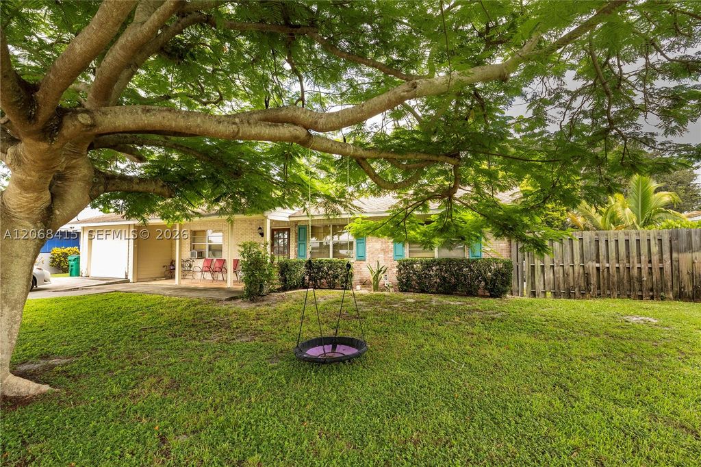 566 N Dover Rd, Tequesta, FL 33469