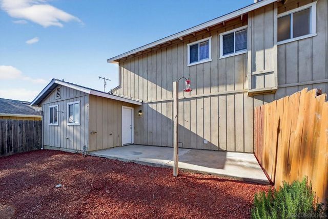 631 633 Hillside Terrace, Vista, CA 92084