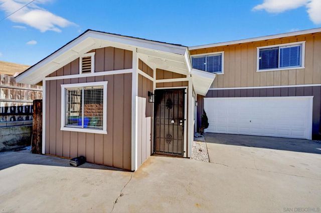 631 633 Hillside Terrace, Vista, CA 92084