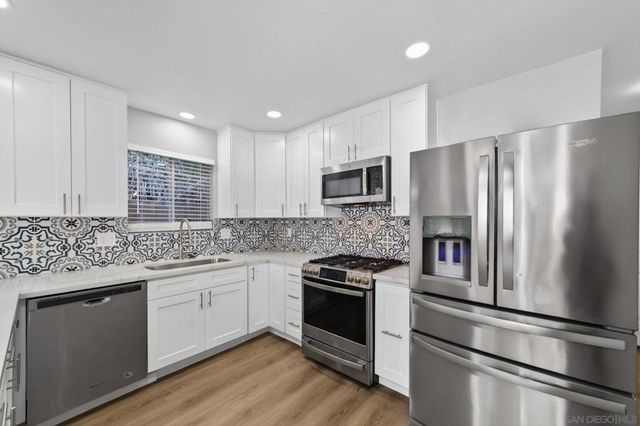 631 633 Hillside Terrace, Vista, CA 92084