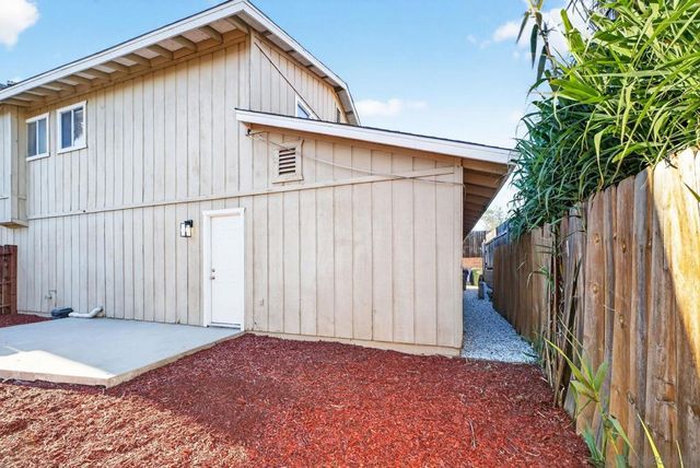 631 633 Hillside Terrace, Vista, CA 92084