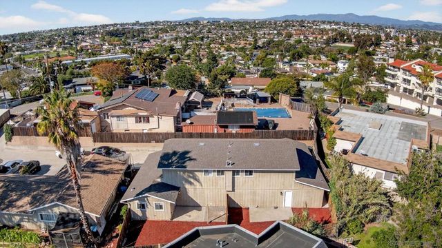 631 633 Hillside Terrace, Vista, CA 92084