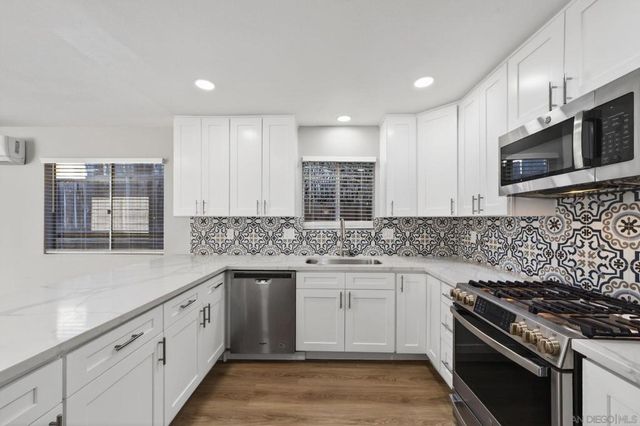 631 633 Hillside Terrace, Vista, CA 92084