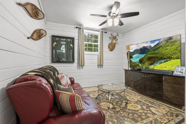 908 Lakeshore Dr, Gallatin, TN 37066