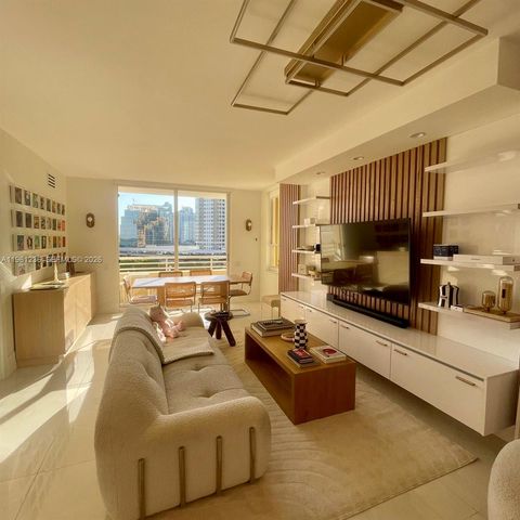 888 Brickell Key Dr 802, Miami, FL 33131