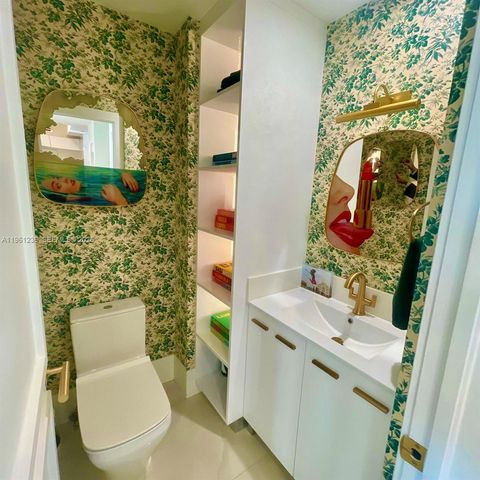 888 Brickell Key Dr 802, Miami, FL 33131