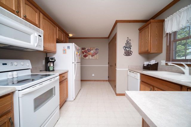2724 Kelso Drive, Janesville, WI 53546