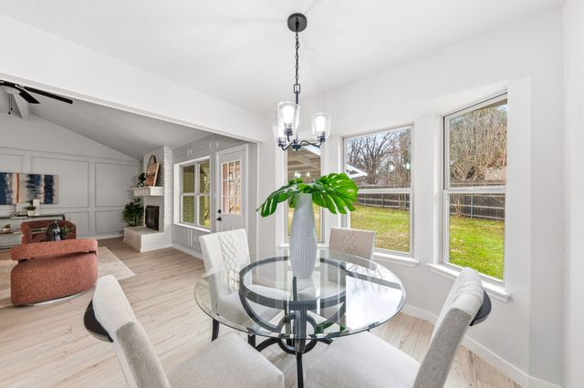 2105 Sexton Drive, Arlington, TX 76015