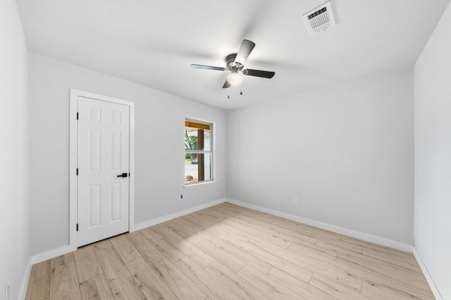 2105 Sexton Drive, Arlington, TX 76015