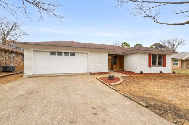 2105 Sexton Drive, Arlington, TX 76015