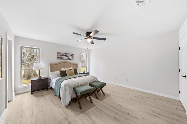 2105 Sexton Drive, Arlington, TX 76015