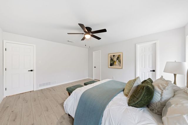 2105 Sexton Drive, Arlington, TX 76015