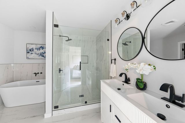 2105 Sexton Drive, Arlington, TX 76015