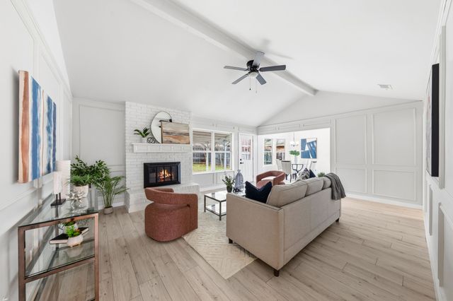 2105 Sexton Drive, Arlington, TX 76015