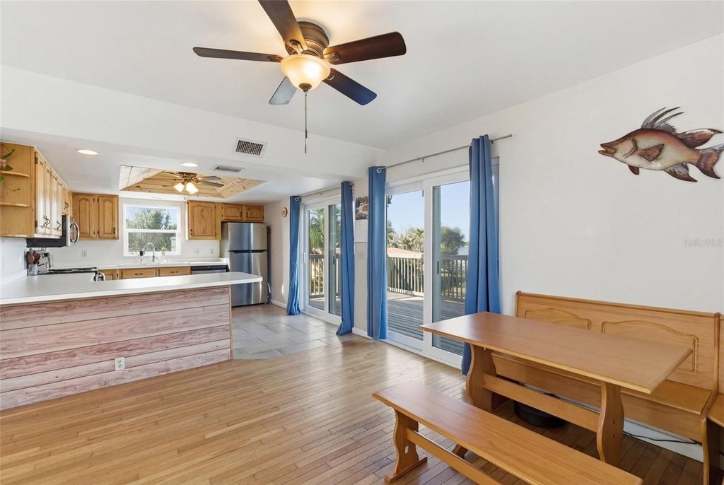 Image 11 of property listing at Address unavailable.