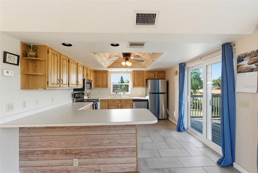 Image 15 of property listing at Address unavailable.