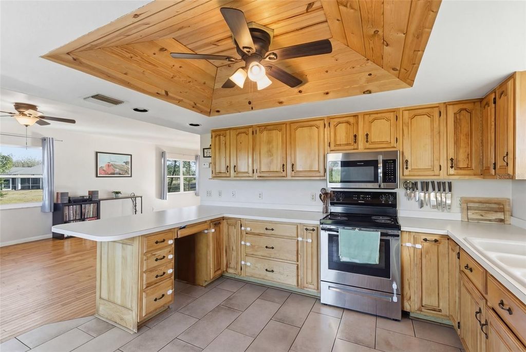 Image 17 of property listing at Address unavailable.