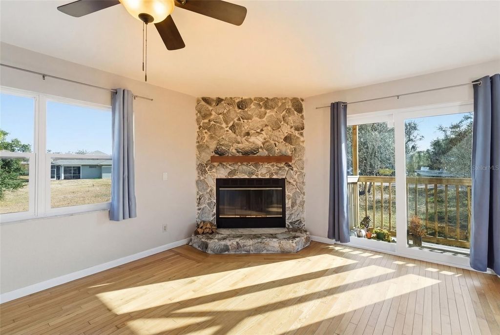 Image 7 of property listing at Address unavailable.