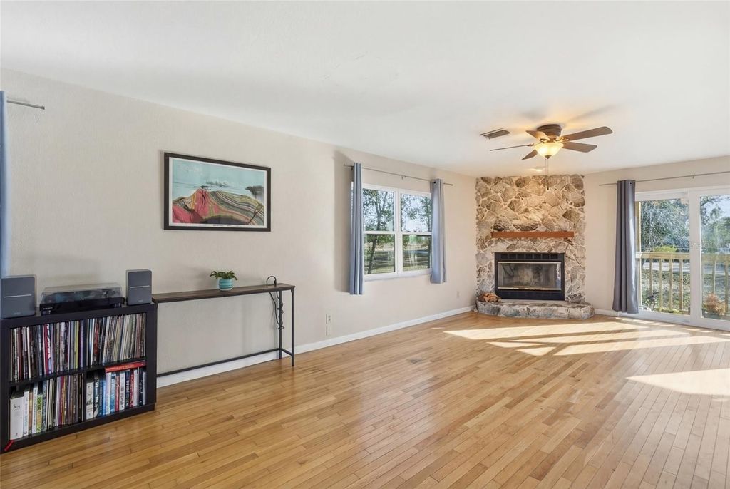 Image 8 of property listing at Address unavailable.