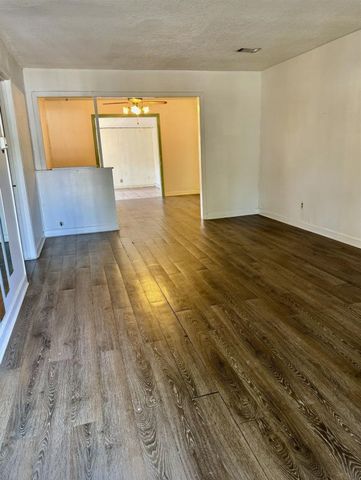 4009 Ella Boulevard, Houston, TX 77018