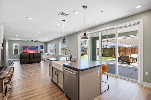 2849 Tacoma Dr, Lathrop, CA 95330