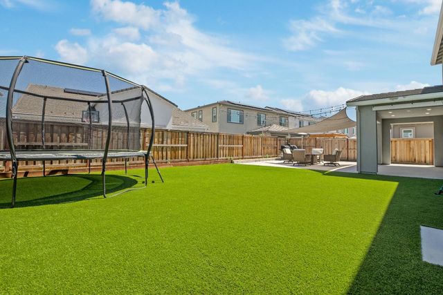 2849 Tacoma Dr, Lathrop, CA 95330