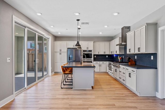 2849 Tacoma Dr, Lathrop, CA 95330