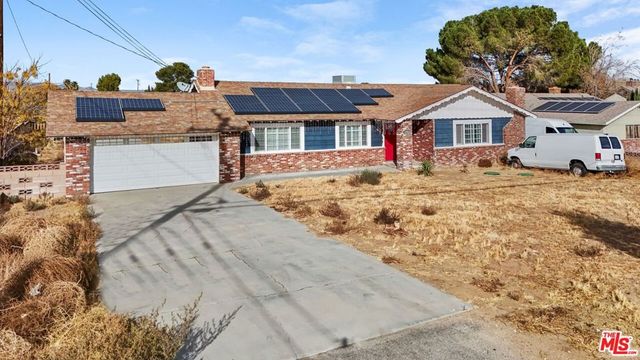 4631 W Avenue M8, Lancaster, CA 93536