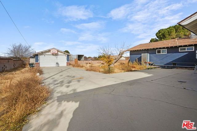 4631 W Avenue M8, Lancaster, CA 93536