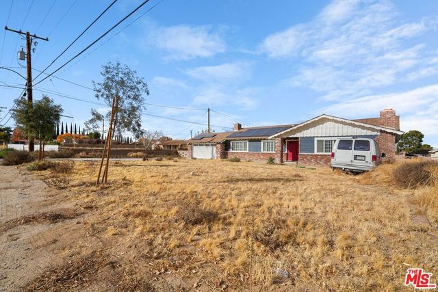 4631 W Avenue M8, Lancaster, CA 93536