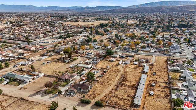 4631 W Avenue M8, Lancaster, CA 93536