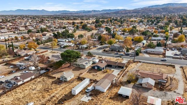 4631 W Avenue M8, Lancaster, CA 93536