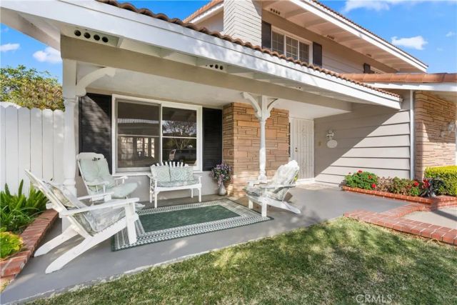 9061 Adelia Circle, Huntington Beach, CA 92646