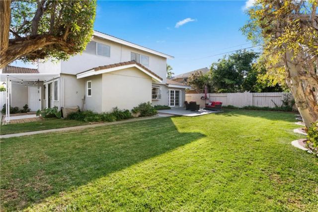 9061 Adelia Circle, Huntington Beach, CA 92646