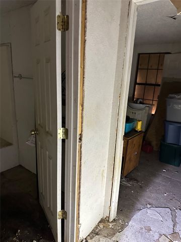 2435 Iroquois Street, Dallas, TX 75212