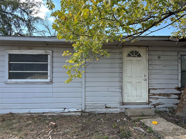 2435 Iroquois Street, Dallas, TX 75212