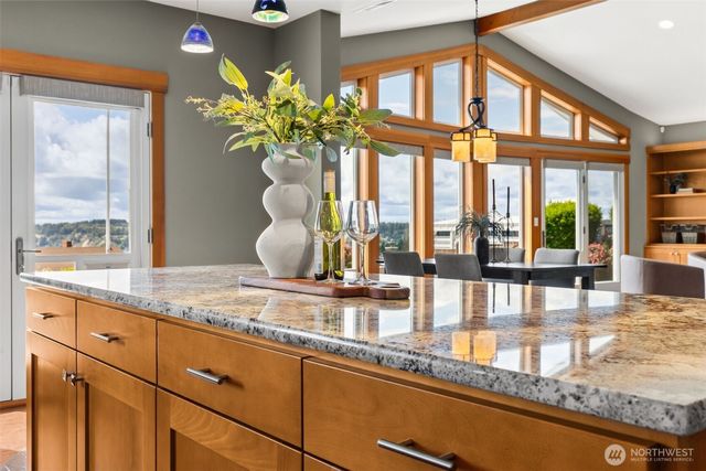 1212 S Fernside Drive, Tacoma, WA 98465