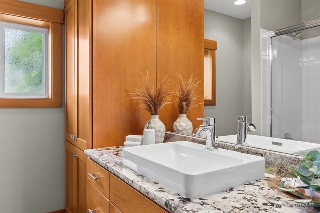 1212 S Fernside Drive, Tacoma, WA 98465