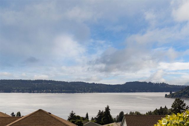 1212 S Fernside Drive, Tacoma, WA 98465