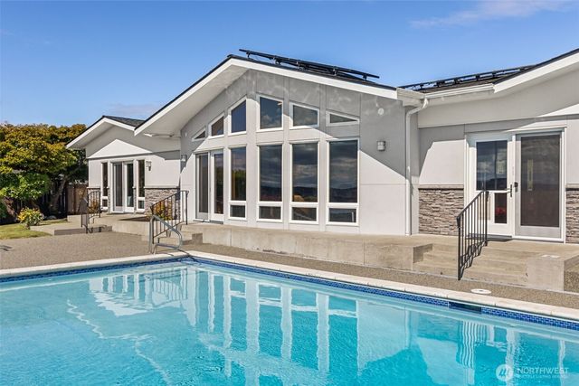 1212 S Fernside Drive, Tacoma, WA 98465