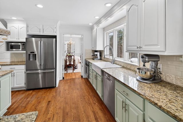 27 Indian Pipe Drive, North Greenbush, NY 12198