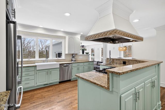 27 Indian Pipe Drive, North Greenbush, NY 12198