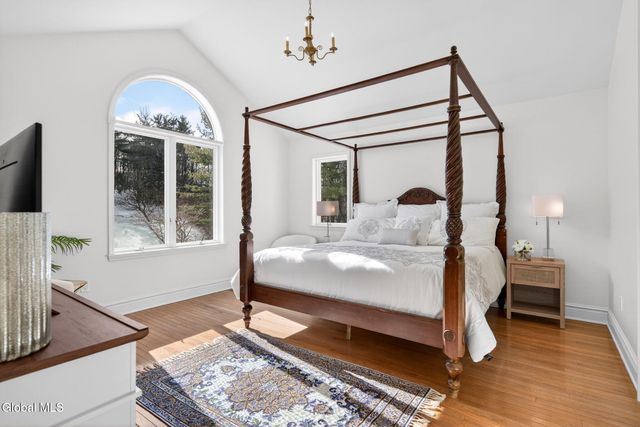 27 Indian Pipe Drive, North Greenbush, NY 12198