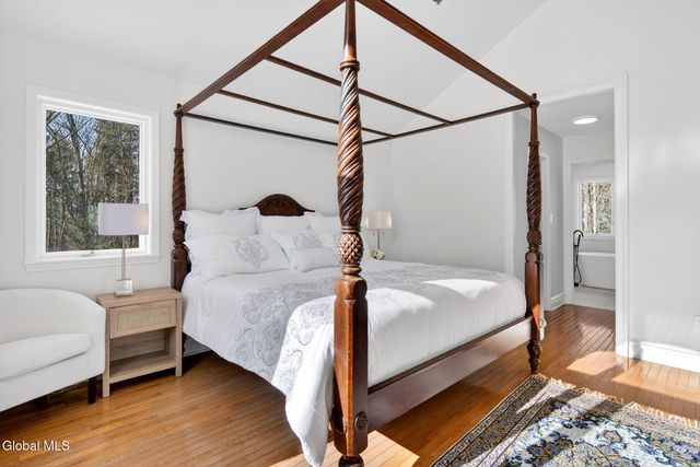 27 Indian Pipe Drive, North Greenbush, NY 12198