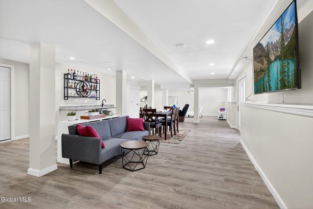 27 Indian Pipe Drive, North Greenbush, NY 12198