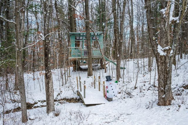 27 Indian Pipe Drive, North Greenbush, NY 12198