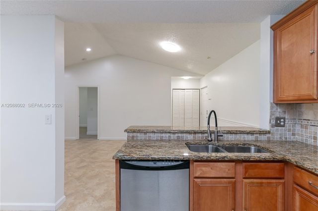 5741 Riverside Drive 205A5, Coral Springs, FL 33067