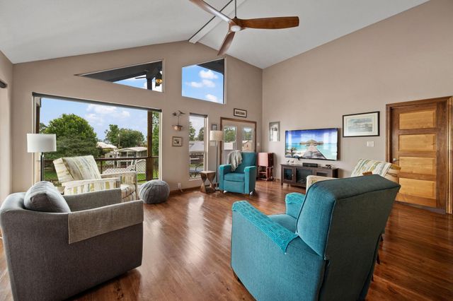 371 E Woodland Shores Drive, Point Blank, TX 77364